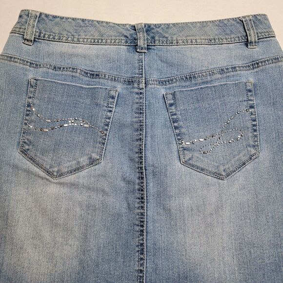Style & Co. Denim Tummy Control Skirt w/ Bling - Size 6 - Picture 2 of 7